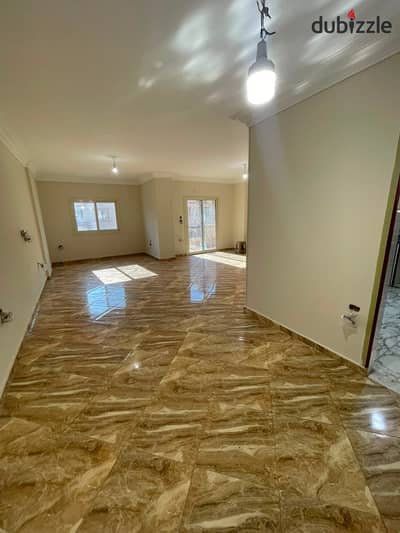 Apartment for rent unfurnished in Sheikh Zayed district 11