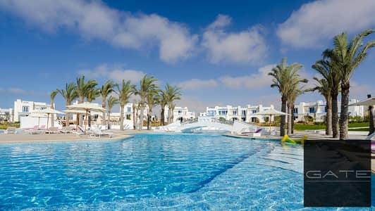 للبيع شاليه في إيفيا ماونتن  فيو راس الحكمة  – Pool View