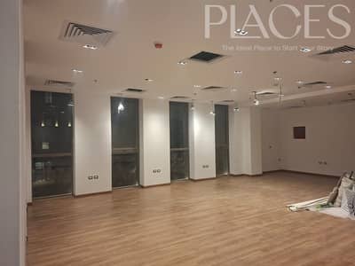 مكتب إداري للإيجار بموقع متميز في ميفيدا The Place مساحه 114 متر كامل التشطيب مناسب للشركات والمقار الإدارية