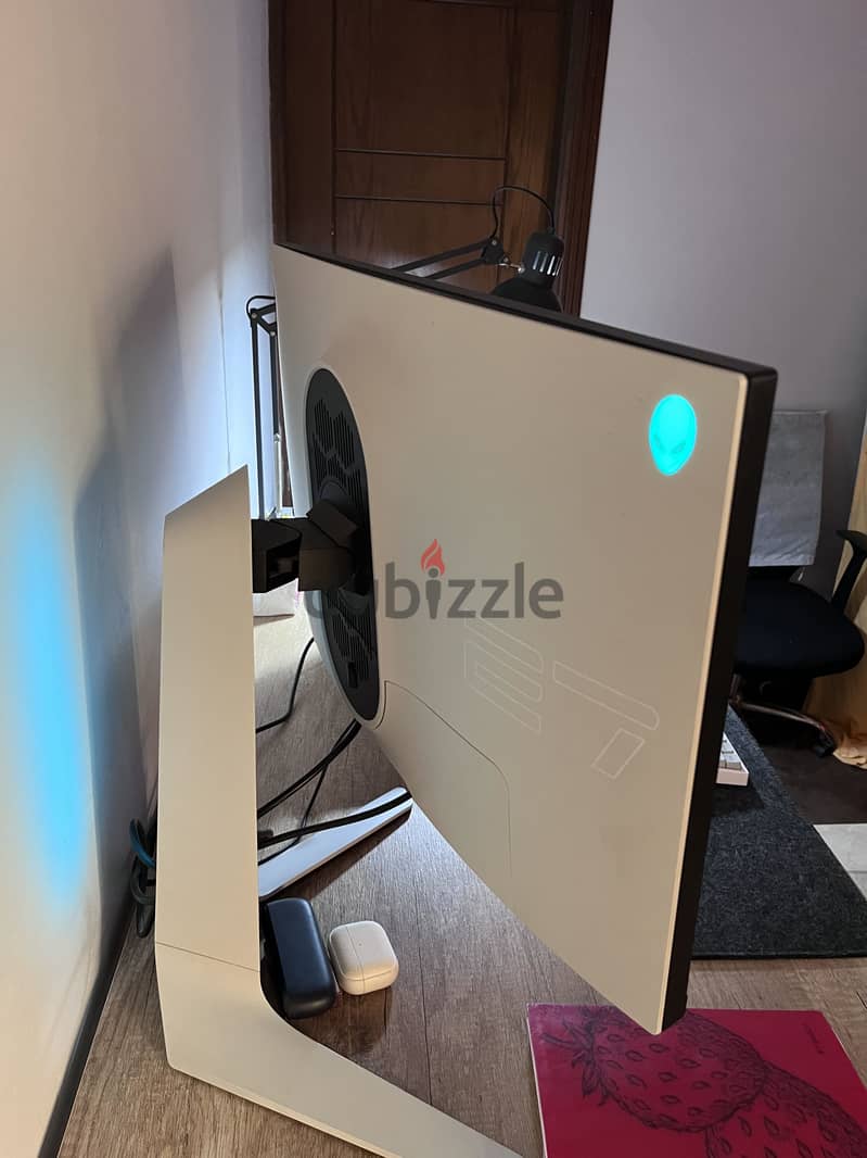 شاشة ديل alienware 1