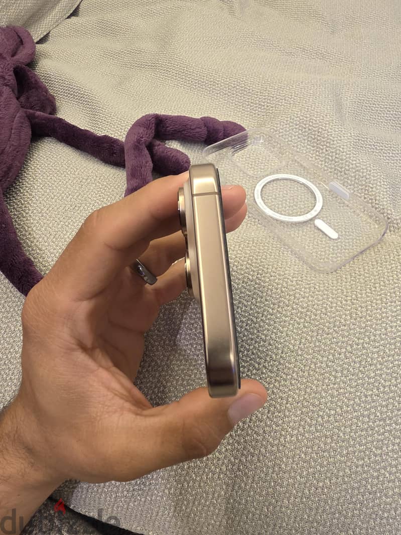 Apple - iPhone 16 Pro 3