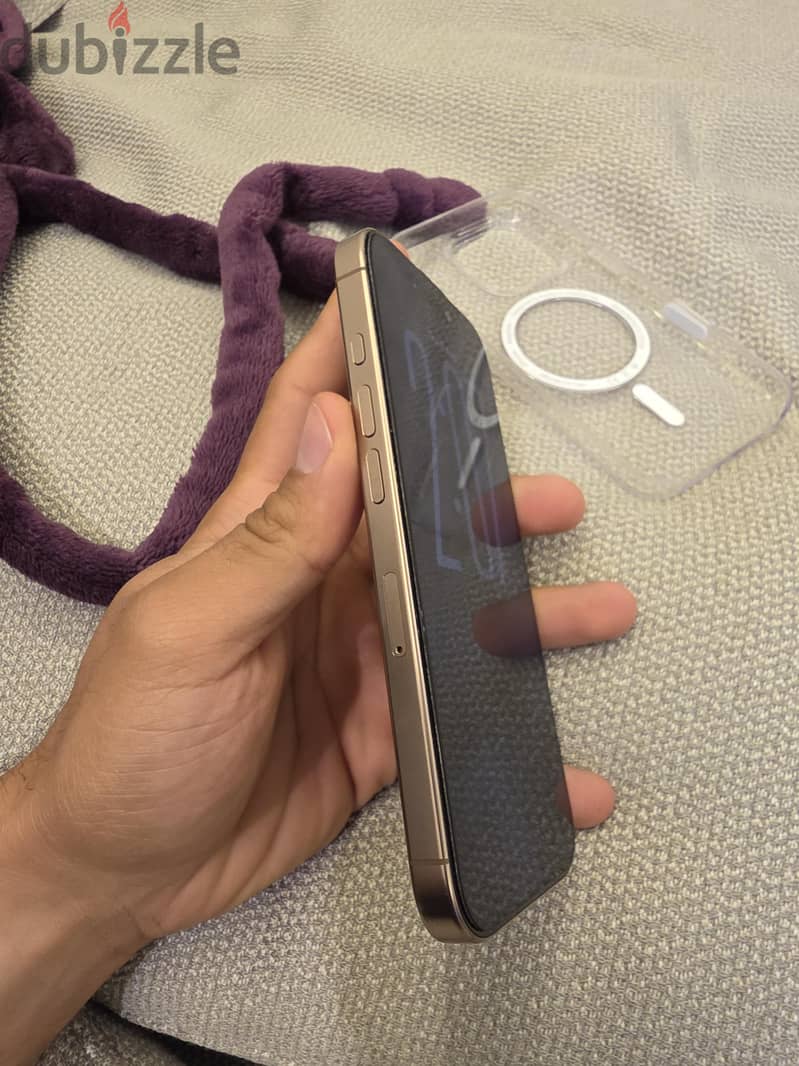Apple - iPhone 16 Pro 4
