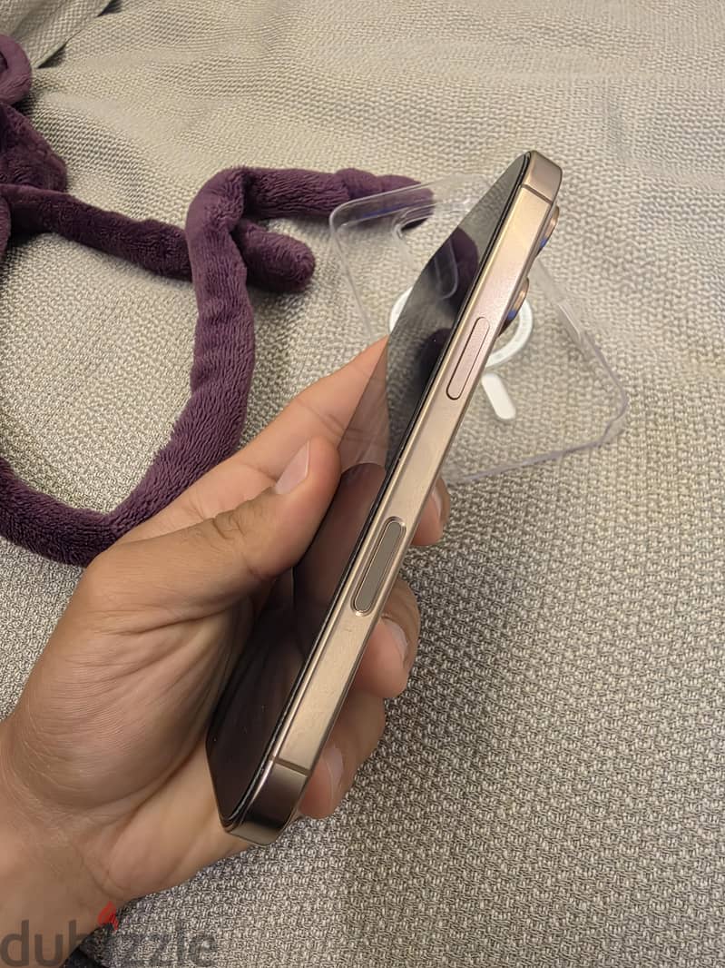 Apple - iPhone 16 Pro 6
