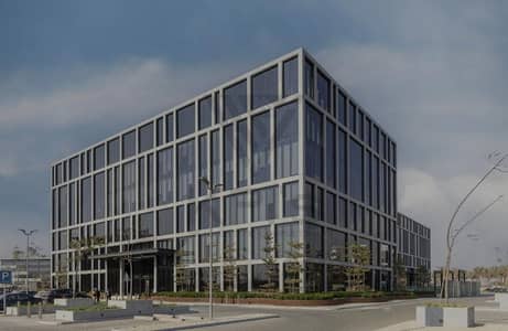 مبني اداري للايجار علي شارع التسعين مباشرة 4600م متشطب بالتكييفات - استلام فوري Commercial building 4600m for rent - Finished with AC's