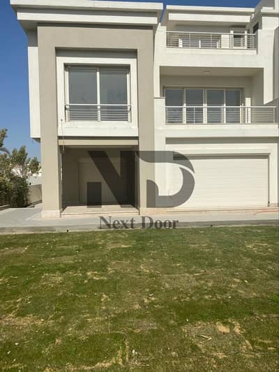 توين هاوس للبيع في Oriana | Cairo Festival City | 4 غرف نوم | تشطيب كامل