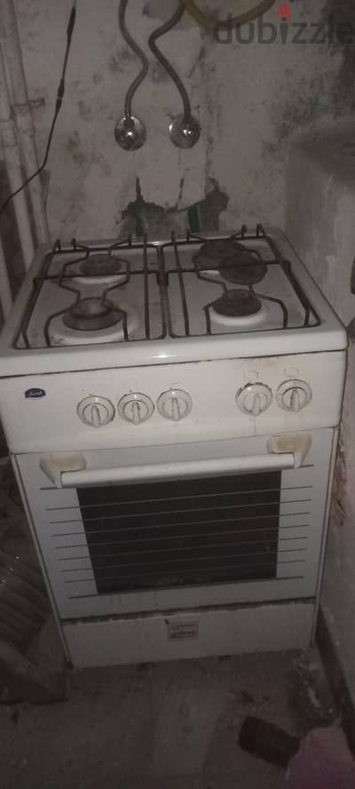 للبيع بوتاجاز 4 شعلةبحالة جيدة