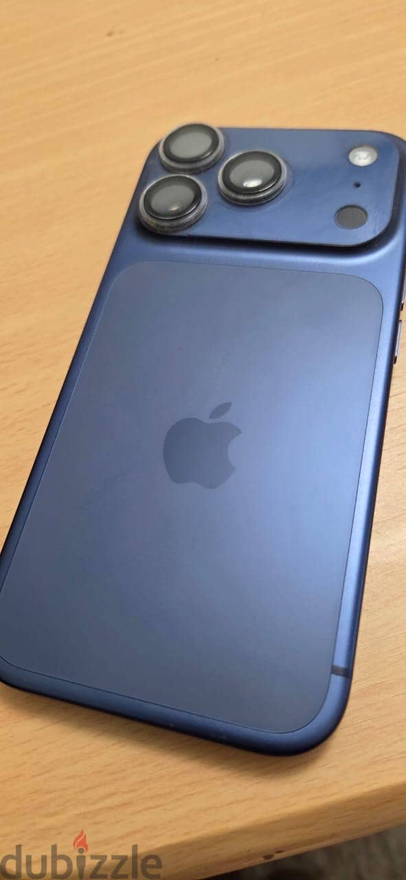 Apple - iPhone 17 Pro 4