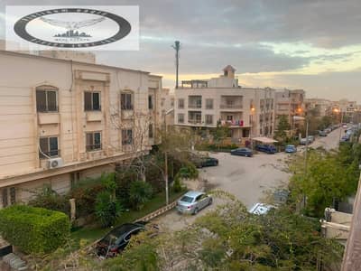 Apartment for sale in the Fifth Settlement, Third District—near Fatima Al-Sharbatly Mosque, the Courthouse, and Gamal Abdel Nasser Axis. Ultra-super-