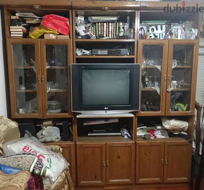​مكتبة ووحدة تلفزيون خشب زان ثقيل بحالة ممتازة