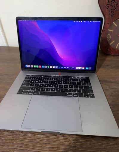 Macbook pro 2016 15 inch i7