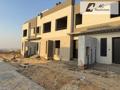 فيلا تاون هاوس للبيع استلام فوري بلتقسيط - سعر لا يقارن - فيو مفتوح - برايم لوكيشن- FOR SALE IN PALM HILLS