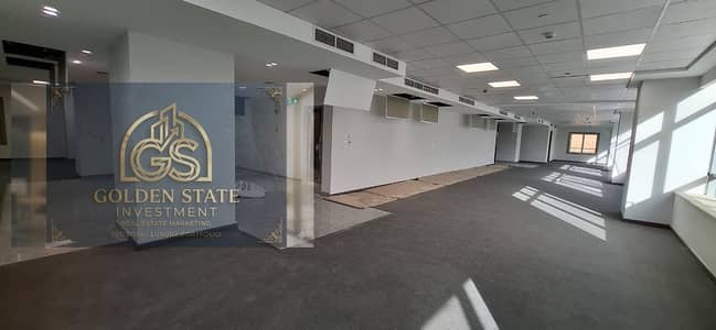 دور اداري للبيع متشطب بالتكييفات مقدم و اقساط علي التسعين الجنوبي