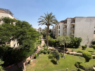 شقة للإيجار ف الشيخ زايد كمبوند حدائق المهندسين