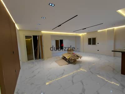  شقه للبيع فيلات– القاهرة الجديدة – التجمع الأول – البنفسج   موقع مميز جدًا على ميدان وبمنطقة هادئة وراقية.   المساحة: 230 متر² لكل شقة
