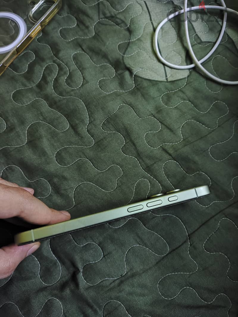 Apple - iPhone 17 2