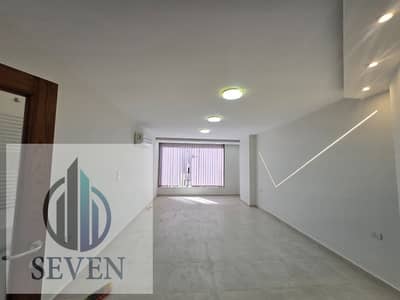 Administrative office for rent, 300 m², licensed, prime location in Zahraa El Maadi