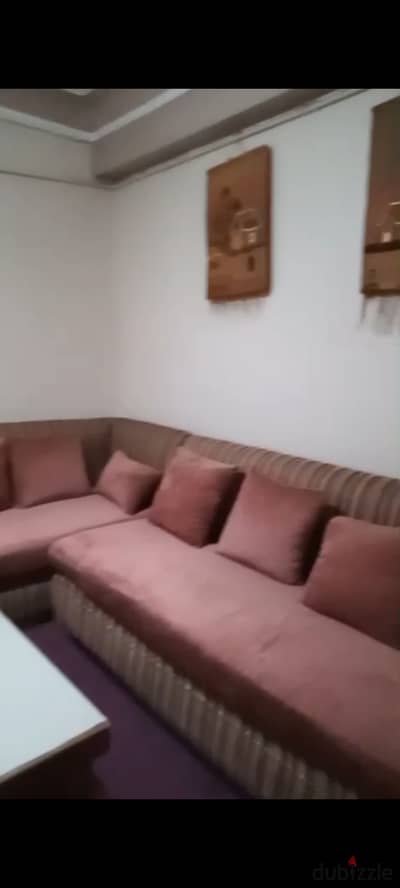 شقه مفروشه للايجار ف حي الزهور ع البحر رئيسي
