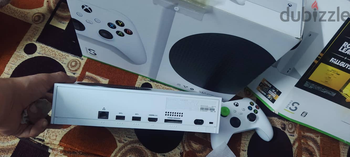xbox serias s بحالة الجديد 3
