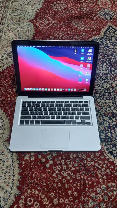 MacBook Pro Corei5 SSD 256  RAM 16