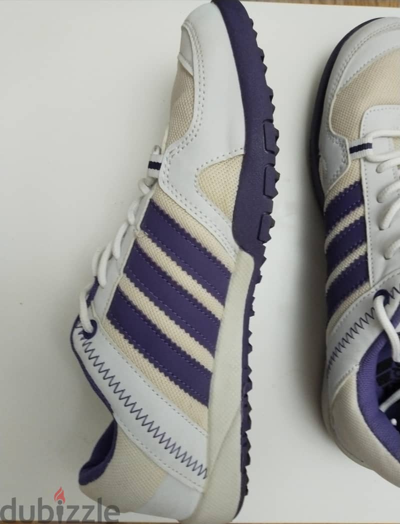 Sneaker size 41 new   mirror كوتشي جديد 3