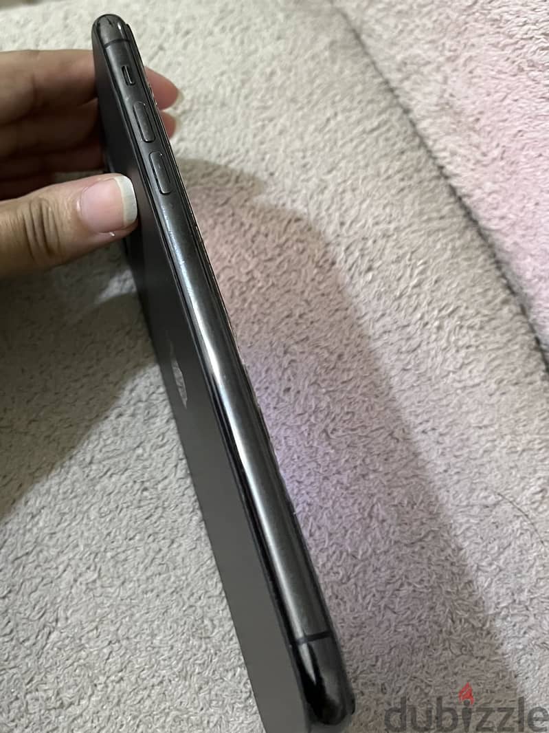 Apple - iPhone 11 Pro Max 2