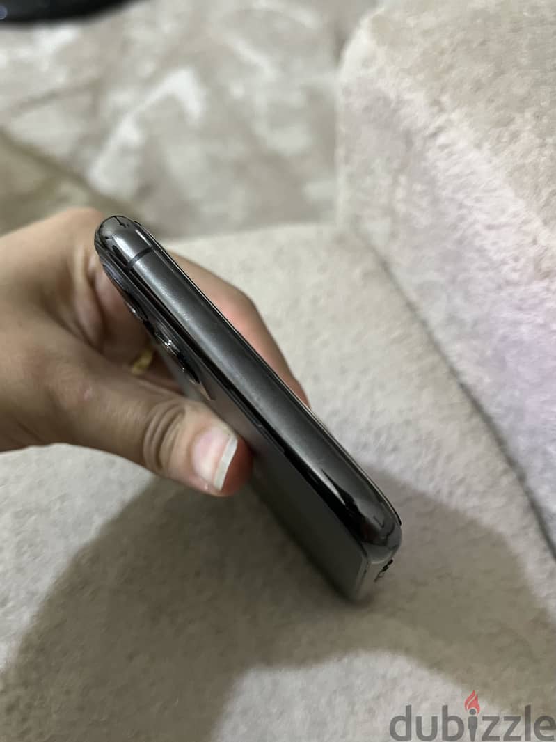 Apple - iPhone 11 Pro Max 3