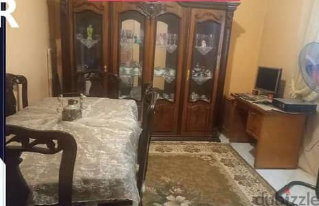نيش ٤ ضلفة وترابيزة سفرة بالزجاج مع ٦ كراسي