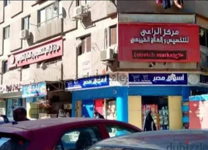 شقة تصلح عياد و يمكن تقسيمها اول دورعلى محور جمال عبد الناصر- أول فيصل