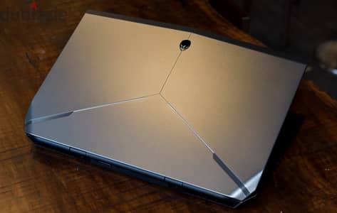 Dell Alienware 17 High Performance Gaming Laptop  وحش الاعاب الحقيقي