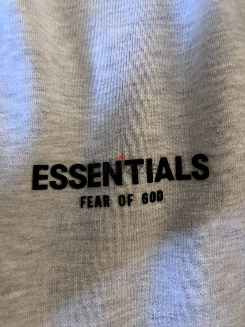 Essentials pants size medium 3