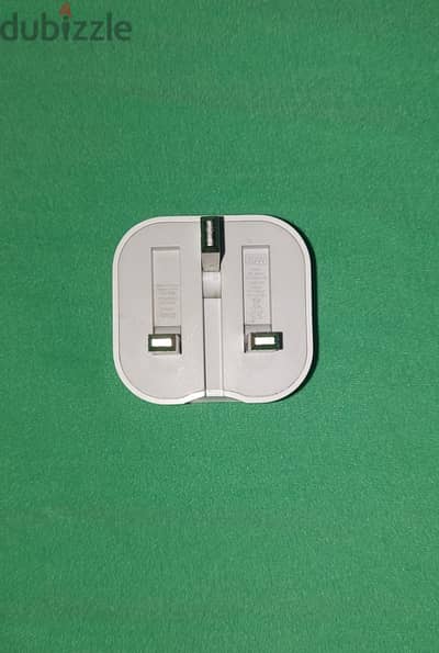 شاحن أبل أصلي 20W ثلاثي - بحالة الزيرو
