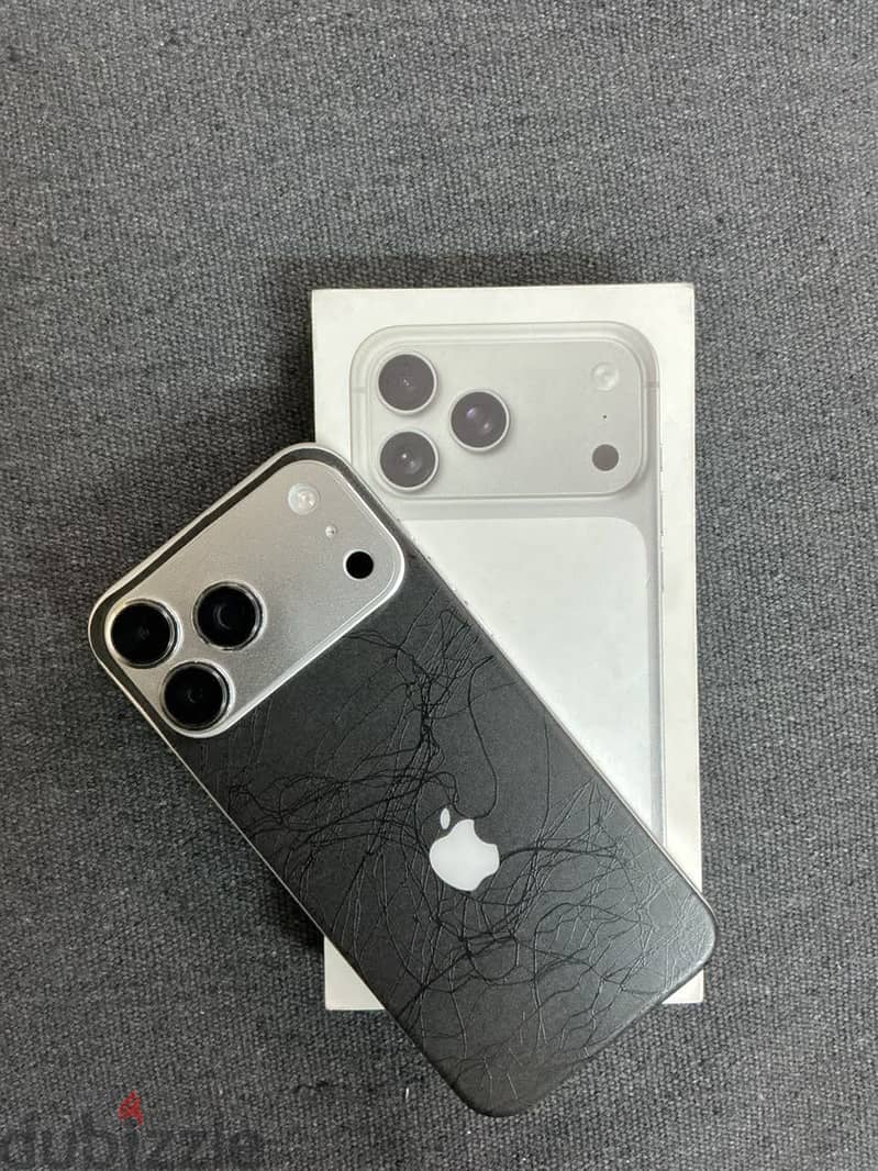 Apple - iPhone 17 Pro Max 1