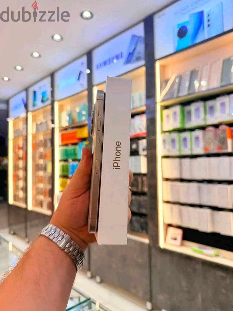 Apple - iPhone 15 Pro Max 4
