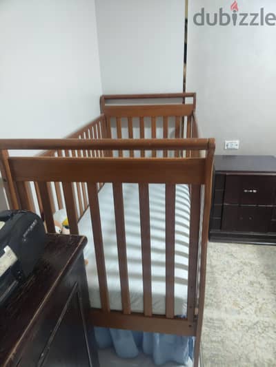 سرير اطفال