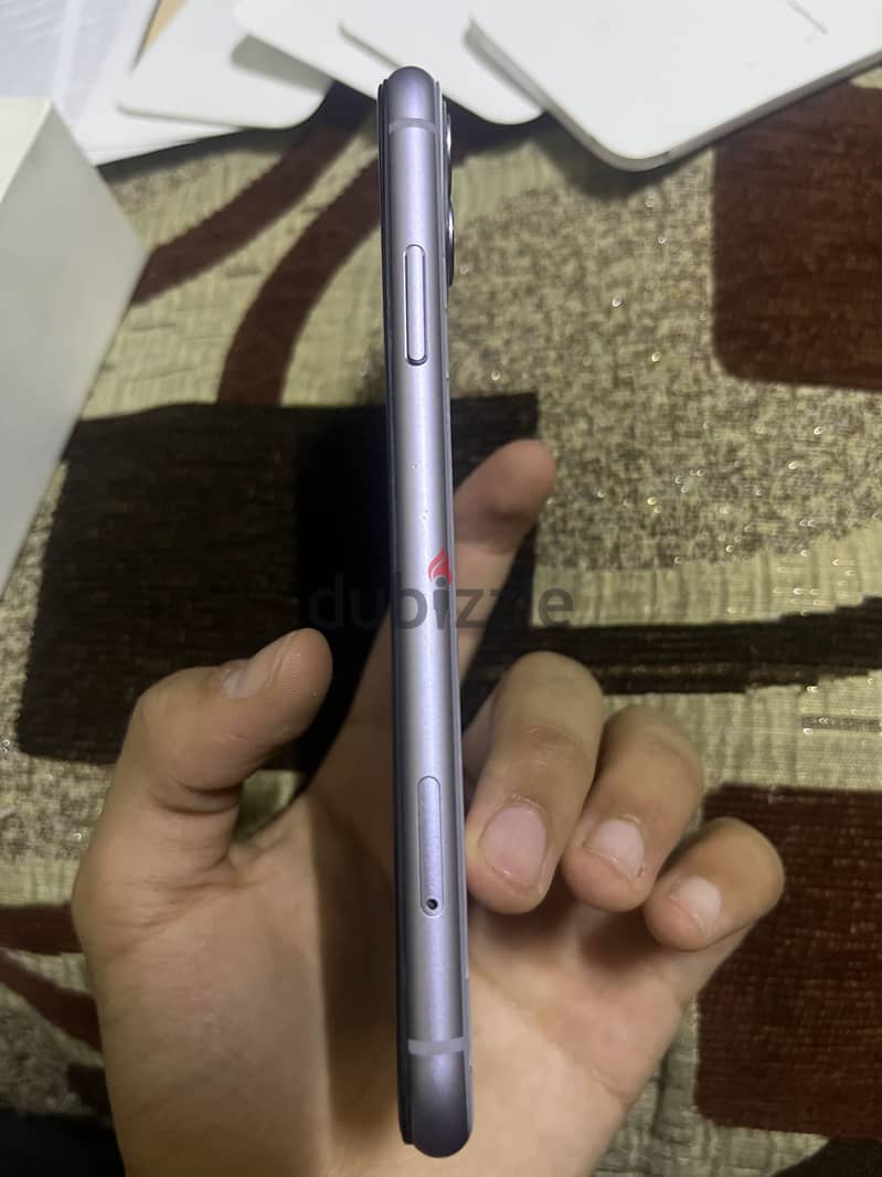 iPhone 11 4