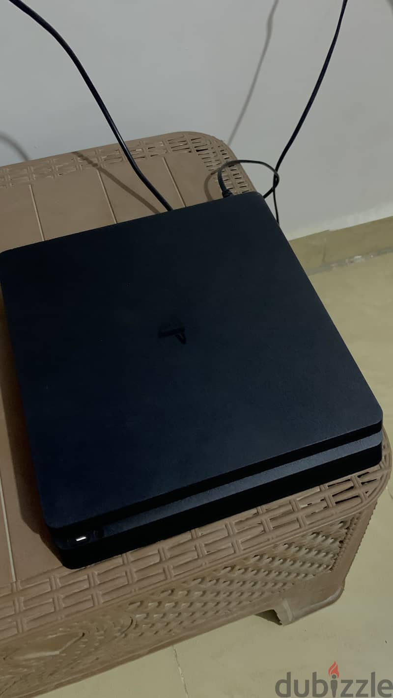 PS4 Slim بحالة ممتازة جدا 1
