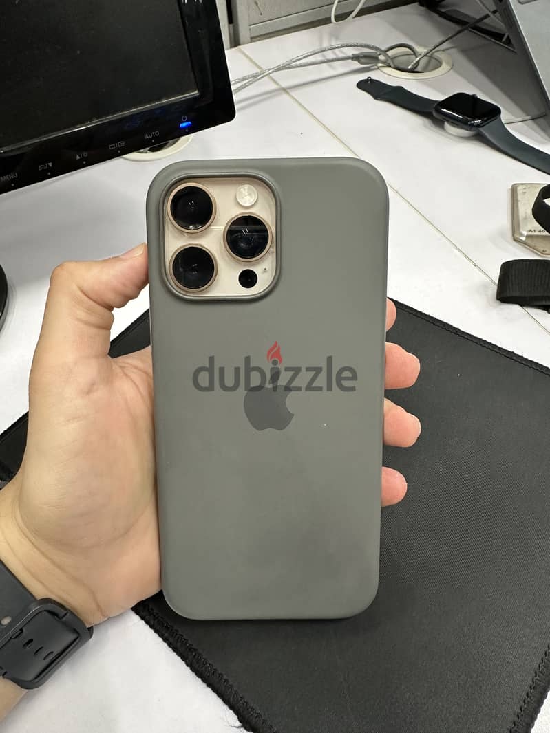 Apple - iPhone 16 Pro Max 1