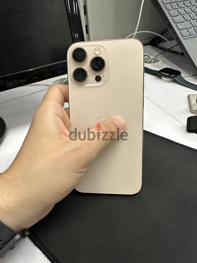 Apple - iPhone 16 Pro Max 3