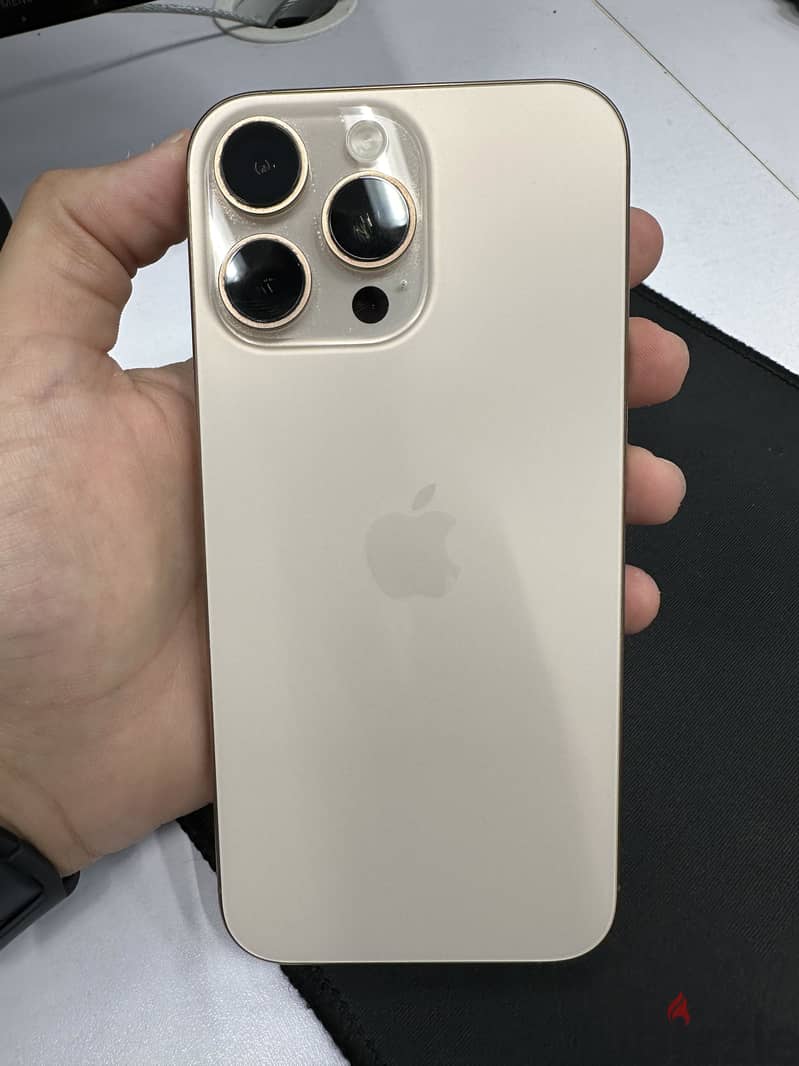 Apple - iPhone 16 Pro Max 4
