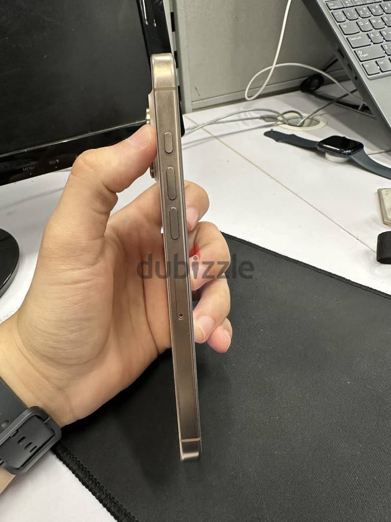 Apple - iPhone 16 Pro Max 6