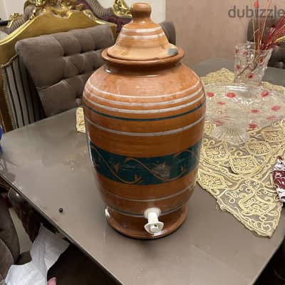 كولمن فخار بحالة جيدة