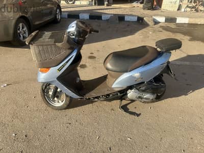 سكوتر هوندا 50cc للبيع بحالة جيدة جدا