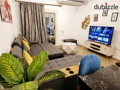 للايجار شقة مفروشة بالكامل الشيخ زايد الحي السابع