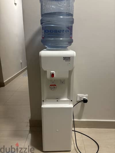 Nestle hot and cold dispenser