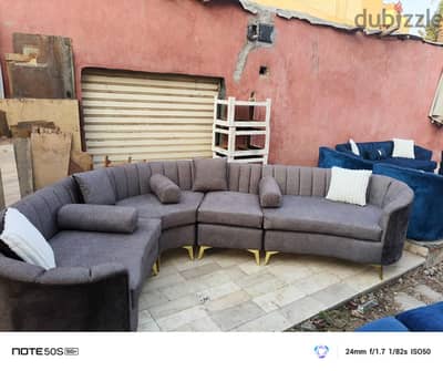 ركنة مودرن أنيقة بحالة كالجديدة تمامًا