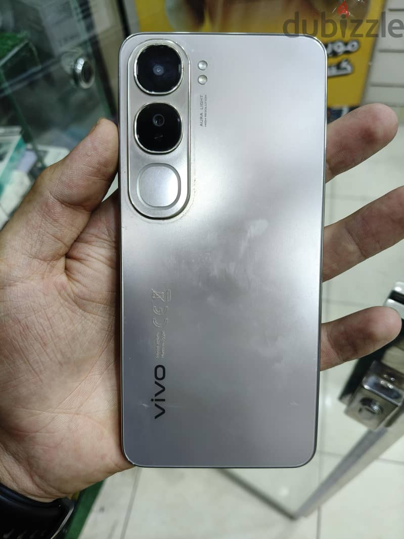vivo v40 lite 4