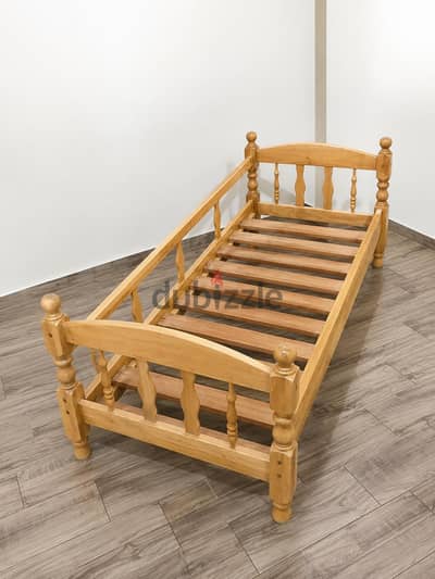 Malaysian beechwood bed _ سرير زان ماليزي  ١٨٠ سم في عرض ٨٠