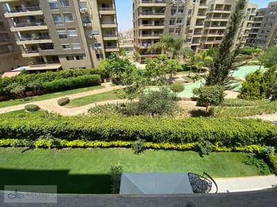 شقة 3 غرف نصف مفروشة لإعادة البيع | ذا سكوير | 185م²
