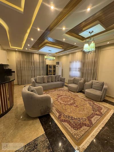 **شقة مفروشة للإيجار في هايد بارك القاهرة الجديدة | 160م، غرفتان، 3 حمامات، إطلالة جاردن، موقع مميز داخل الكمبوند**.