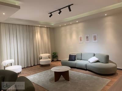 شقة مفروشة 3 غرف بحديقة | CFC Living | 220